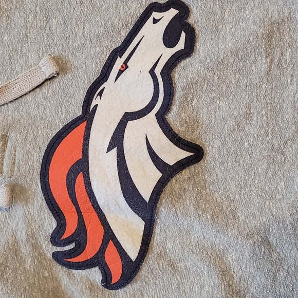 Broncos sweatshirt - Picture 2 of 5